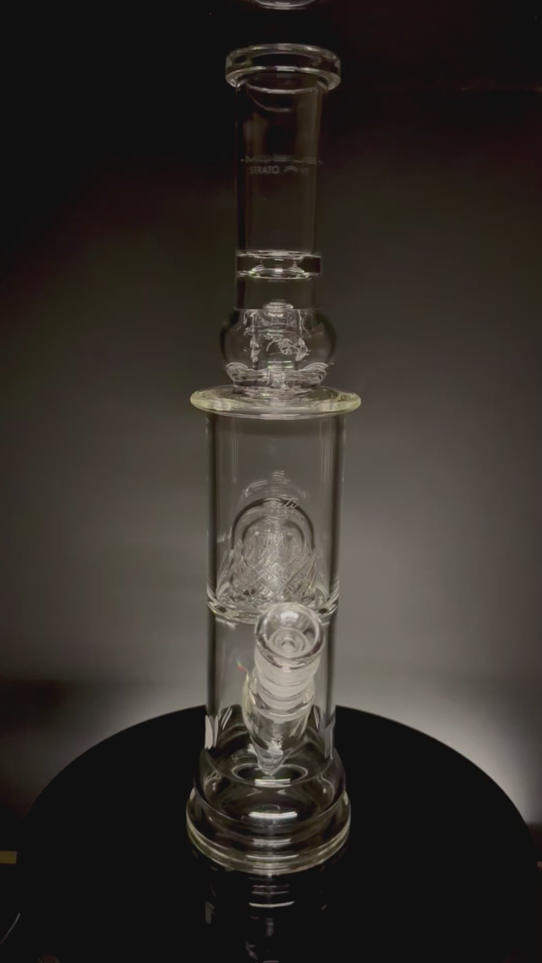 video of Mobius Glass Strato bong with Reti perc V2