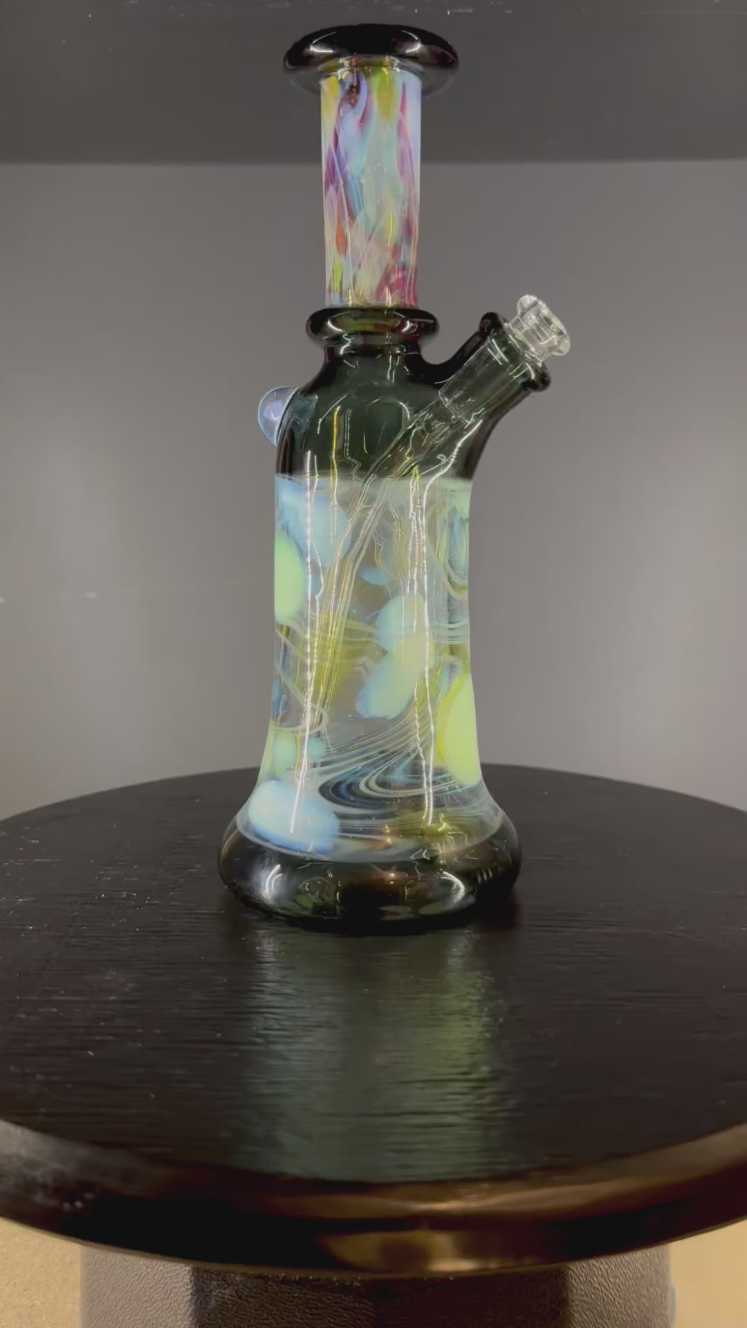 video of heady dab rig with stained glass by arko glass 