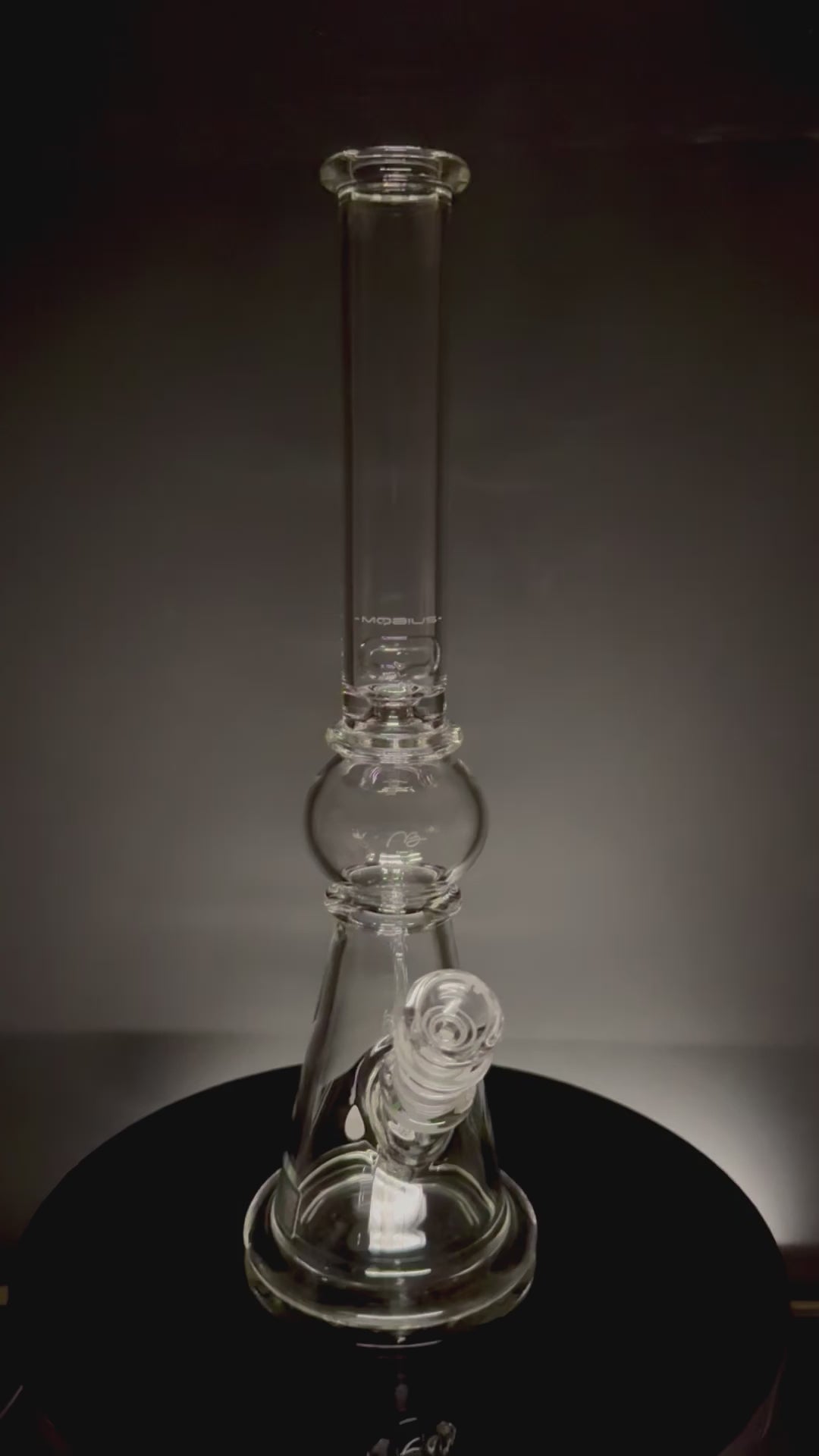 video of Mobius Glass GRB 16 with matrix perc downstem and 14mm bowl